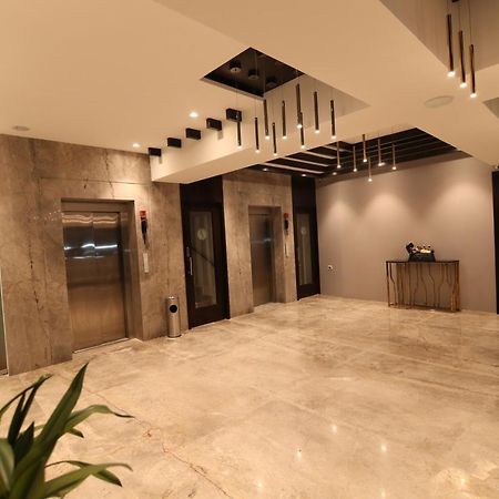 Sri Sri Sri Hotel Khammam Екстериор снимка