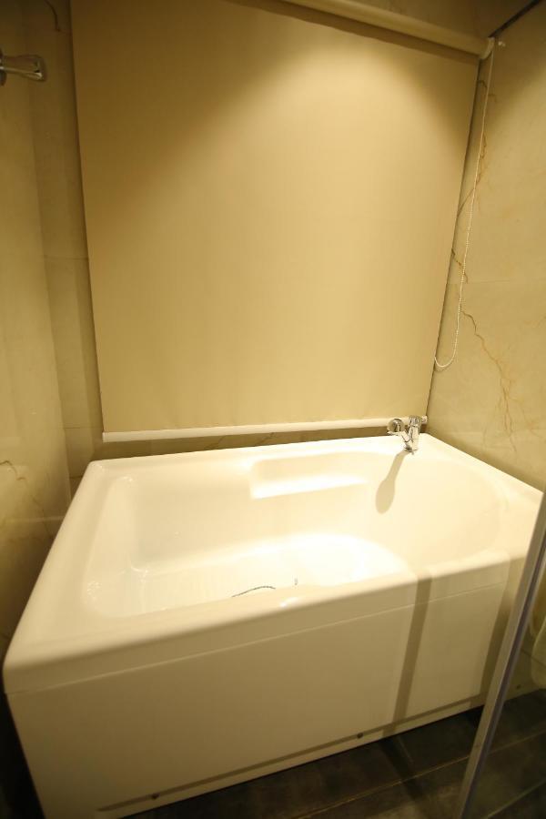 Sri Sri Sri Hotel Khammam Екстериор снимка