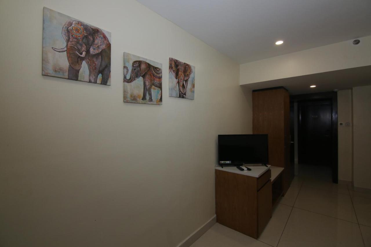 Sri Sri Sri Hotel Khammam Екстериор снимка